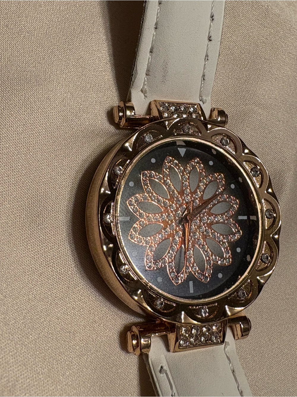Elegant Rose Gold and White Women's Watch with Crystal Floral Dial NIB - Picture 3 of 12